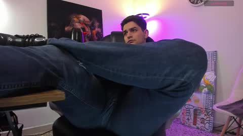 Nicolas Fellener online show from November 26, 5:05 am