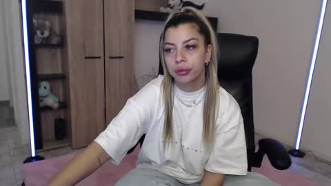 Nico online show from January 8, 7:09 pm