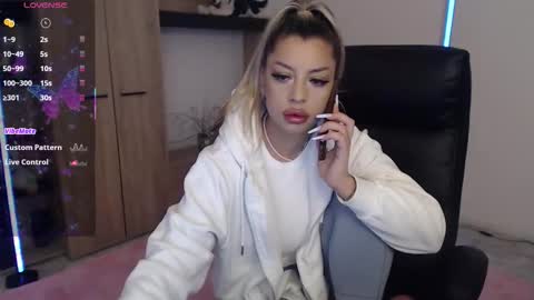 Nico online show from December 2, 3:43 pm