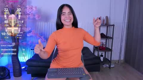 nicole_diaz7 online show from January 16, 12:36 pm