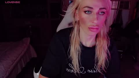 Nicole online show from July 27, 3:37 am