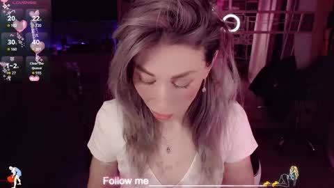 Nicole online show from February 6, 8:55 pm