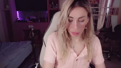 Nicole online show from June 22, 4:31 am
