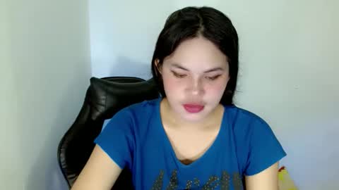 nicole_kiss01 online show from September 13, 9:34 am