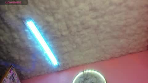 nicole_rosales online show from April 21, 5:20 pm