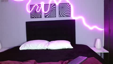 Nicole online show from February 4, 3:15 pm