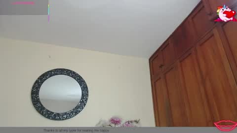 Nicole Santana online show from May 22, 11:00 pm