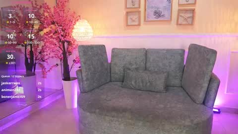 Nicole Crawft online show from November 10, 7:38 pm