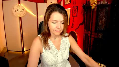 nicolehits online show from May 13, 1:43 pm
