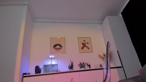 Snapshot of nicoleirisxxx chatting on September 16, 7:00 am nicoleirisxxx online show from September 16, 7:00 am