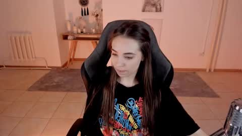 Nicole online show from January 6, 2:14 pm