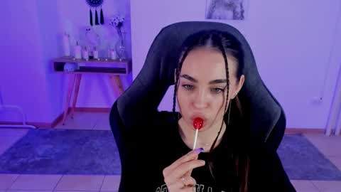 Nicole online show from January 10, 1:41 pm