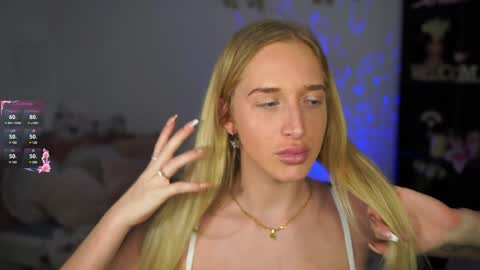 nicolette__shea_ online show from January 11, 9:57 am