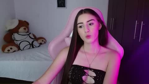 Snapshot of nicoll_28 chatting on October 26, 8:19 pm nicoll_28 online show from October 26, 8:19 pm