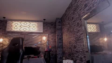 Nicolle online show from April 12, 10:58 pm