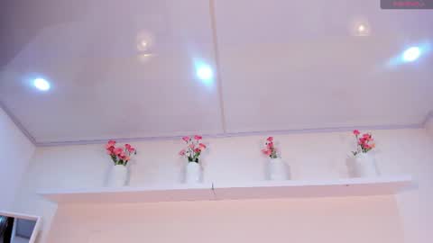 nicolle_evanss_ online show from July 14, 10:21 am