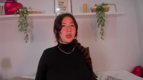 nicolle_evanss_ online show from April 14, 5:00 am