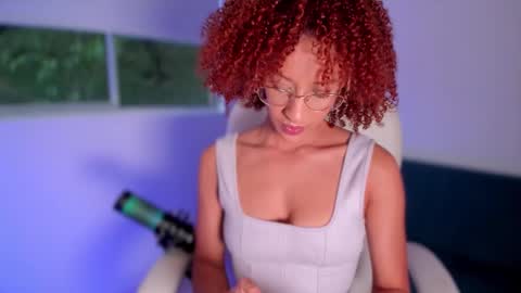 Snapshot of nicolle_sanchezz chatting on October 21, 9:29 pm    online show from October 21, 9:29 pm
