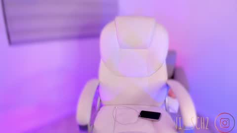 Snapshot of nicolle_sanchezz chatting on February 3, 12:04 am    online show from February 3, 12:04 am