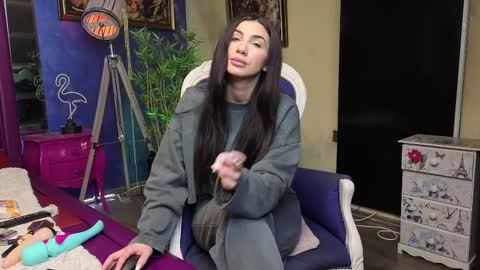 Nicolle online show from February 26, 10:49 am