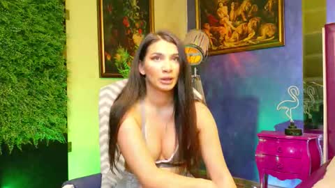 Nicolle online show from September 19, 7:39 pm