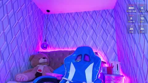 Nicolle Miley online show from September 22, 4:05 am