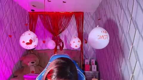 Nicolle Miley online show from February 15, 4:48 am