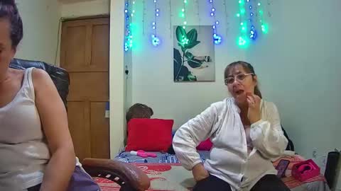 nicoltatiana_ online show from December 17, 12:17 am