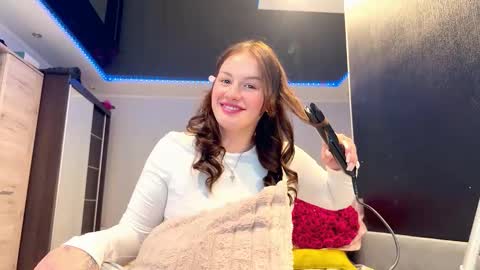 Nida online show from December 5, 8:02 am