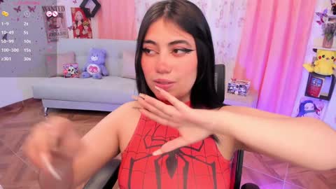 Snapshot of nidrii_07 chatting on December 13, 2:43 am      900   300   online show from December 13, 2:43 am