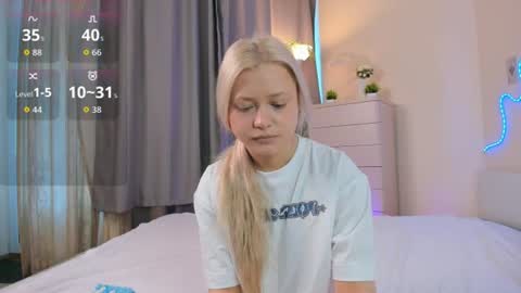 Hannah help me get 50 thumbs up online show from July 3, 5:23 am
