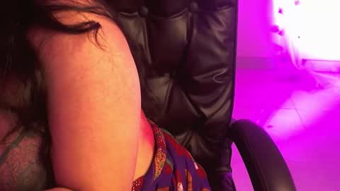 nightqueen107446 online show from March 6, 2:32 am