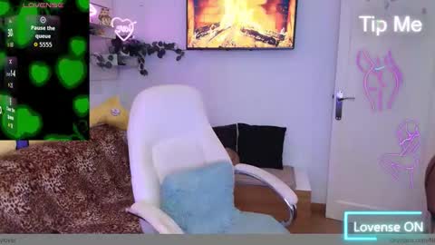 Nicolle Bustamante online show from March 4, 7:22 pm