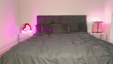 Niinarosee online show from February 8, 7:27 pm