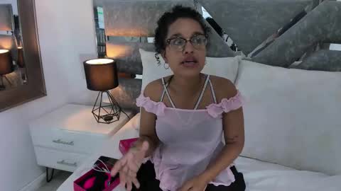 nika_ivy online show from November 12, 11:23 am