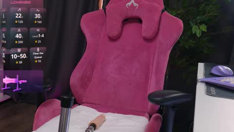 Snapshot of nikadinny chatting on October 18, 1:54 am nikadinny online show from October 18, 1:54 am