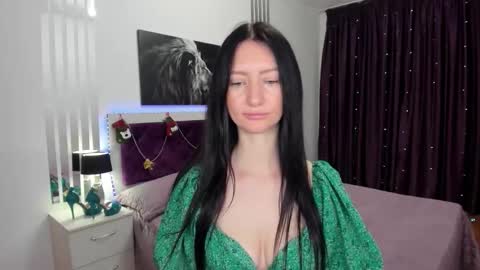 NikaLewis online show from December 18, 5:03 am