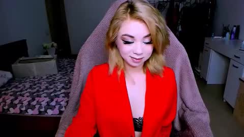 nikigoddesss online show from May 5, 4:19 am