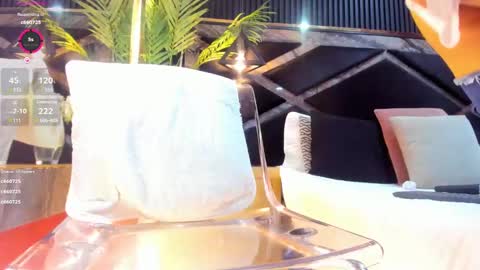 nikii_white online show from January 10, 2:57 am