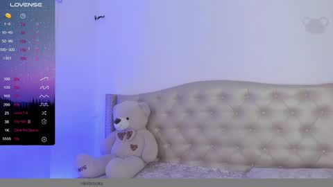 Niikii online show from March 2, 11:20 pm