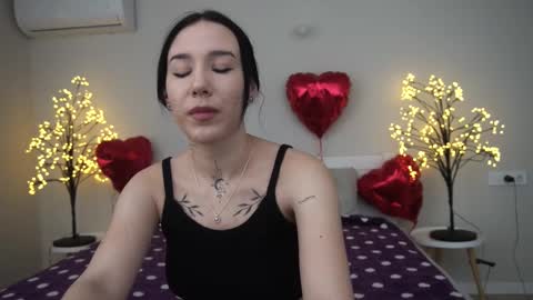 Nikki online show from March 3, 1:45 pm