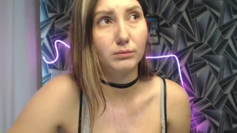 nikkikiss___ online show from May 22, 2:18 am