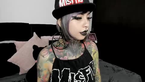 Nikki Ramone   online show from February 27, 2:46 am