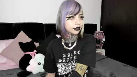 Nikki Ramone   online show from March 12, 2:20 am