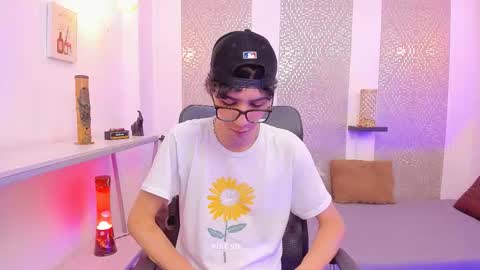 Snapshot of nikolay_gregori chatting on October 16, 4:56 am online show from October 16, 4:56 am