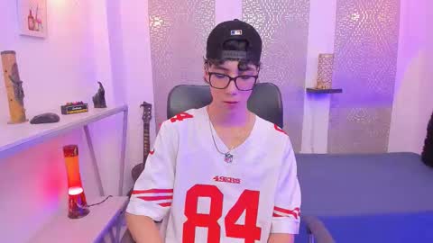 Snapshot of nikolay_gregori chatting on October 5, 4:32 am online show from October 5, 4:32 am