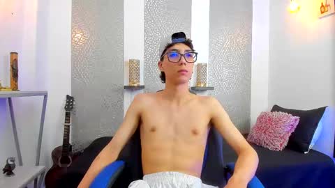 Snapshot of nikolay_gregori chatting on February 27, 7:08 am online show from February 27, 7:08 am
