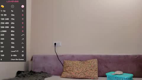      online show from May 30, 9:51 am