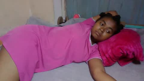 nilah online show from May 5, 10:43 am