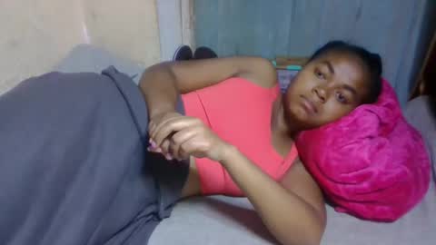 nilah online show from May 20, 3:14 am